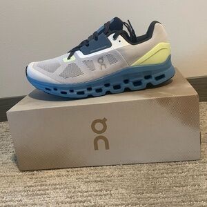 Men’s size 12 On Cloudstratus